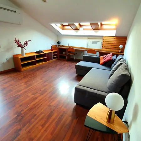 Bright With Attic Apartment