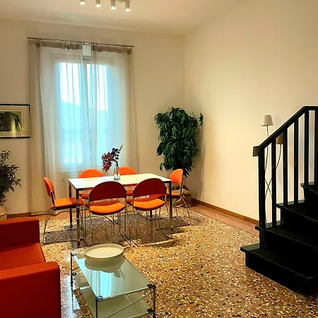 Bright With Attic Apartment *