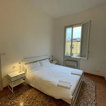 Bright With Attic Appartement