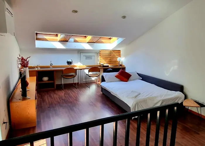 Bright With Attic شقة بولونيا