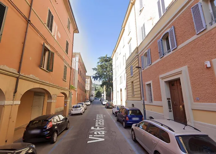 Bright With Attic Apartmán