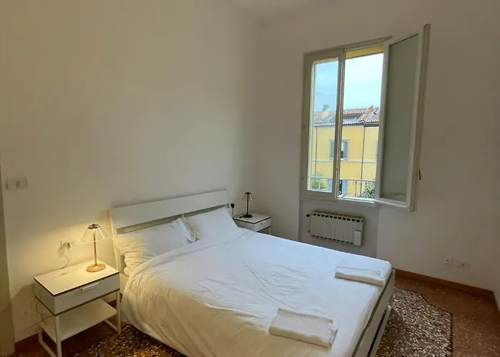 Bright With Attic شقة