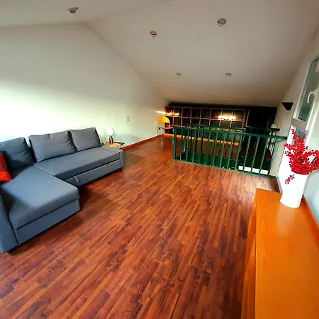 Bright With Attic בולוניה