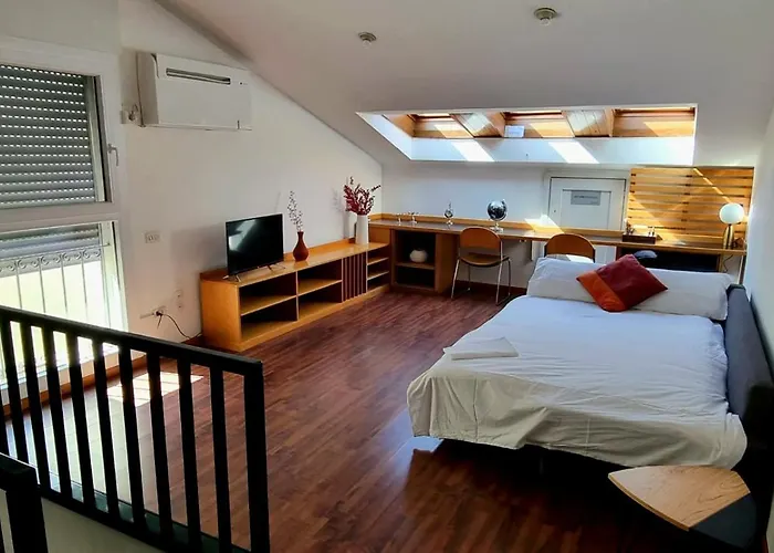 아파트 Bright With Attic